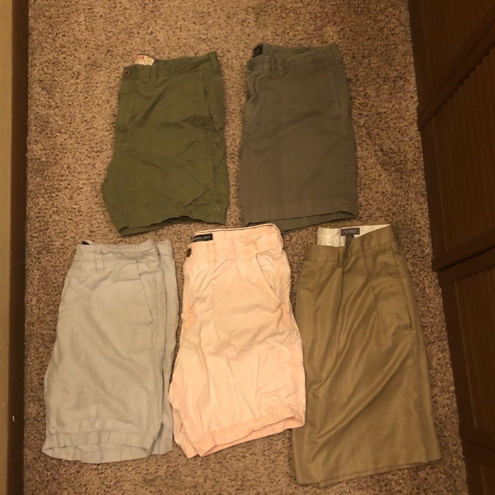 Lot of 5 Pairs of men’s assorted shorts